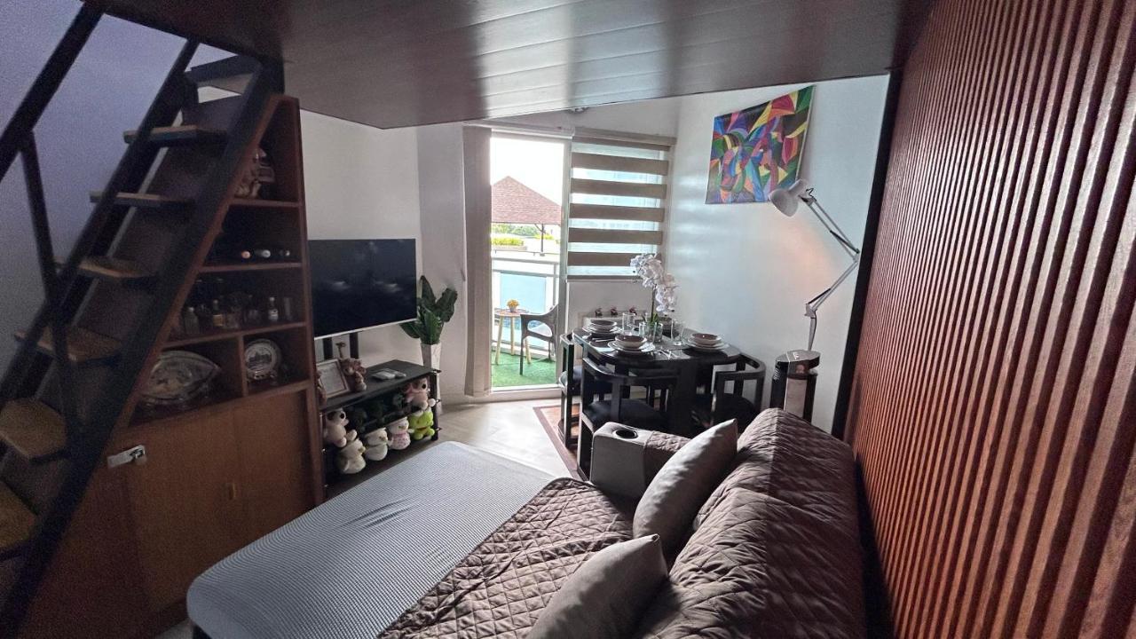 Kurlix Suites Of Azure North Pampanga Esterno foto