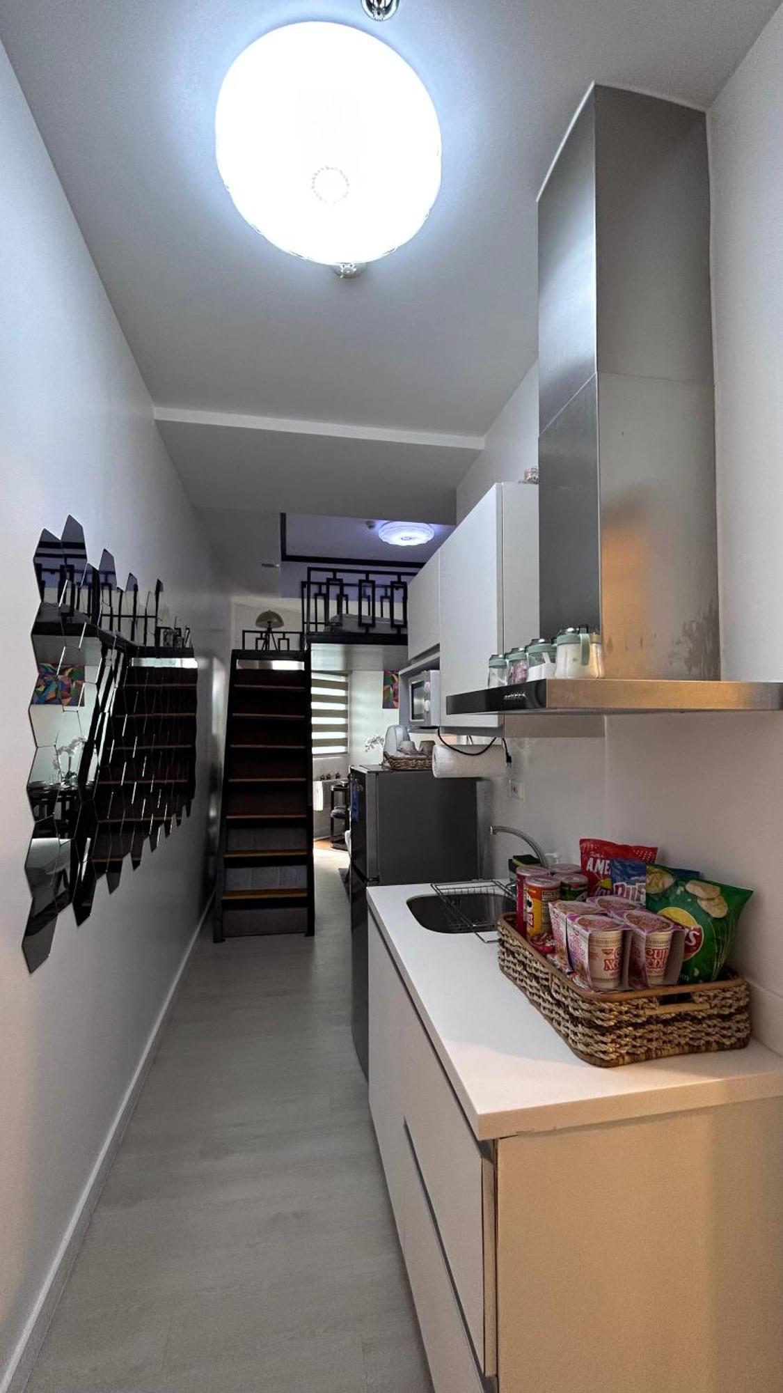 Kurlix Suites Of Azure North Pampanga Esterno foto